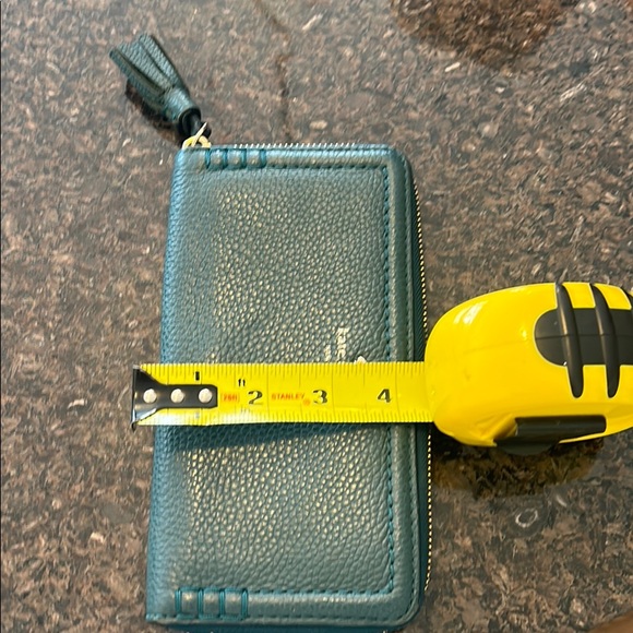 Gorgeous Kate Spade Wallet!! - Picture 5 of 6